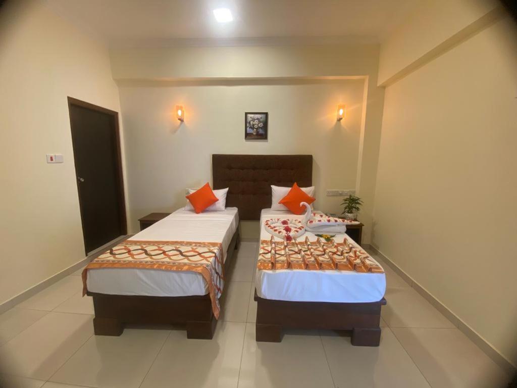 Hotel Northway Vavuniya Bagian luar foto