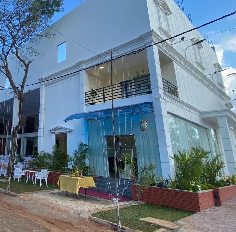 Hotel Northway Vavuniya Bagian luar foto