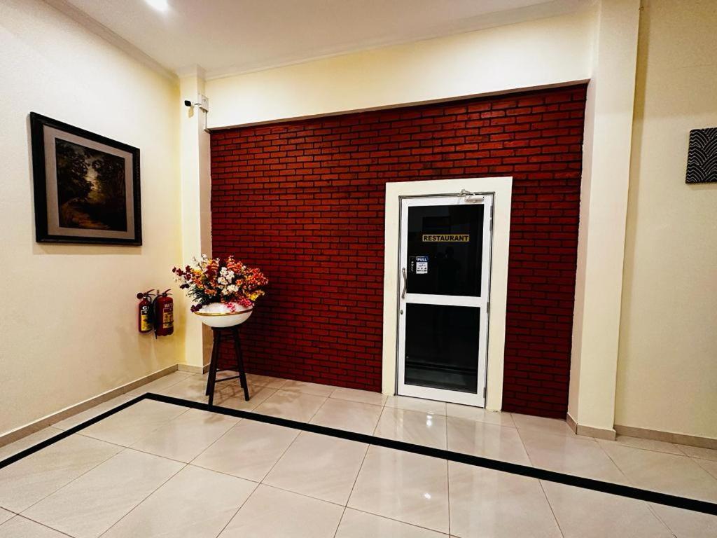 Hotel Northway Vavuniya Bagian luar foto