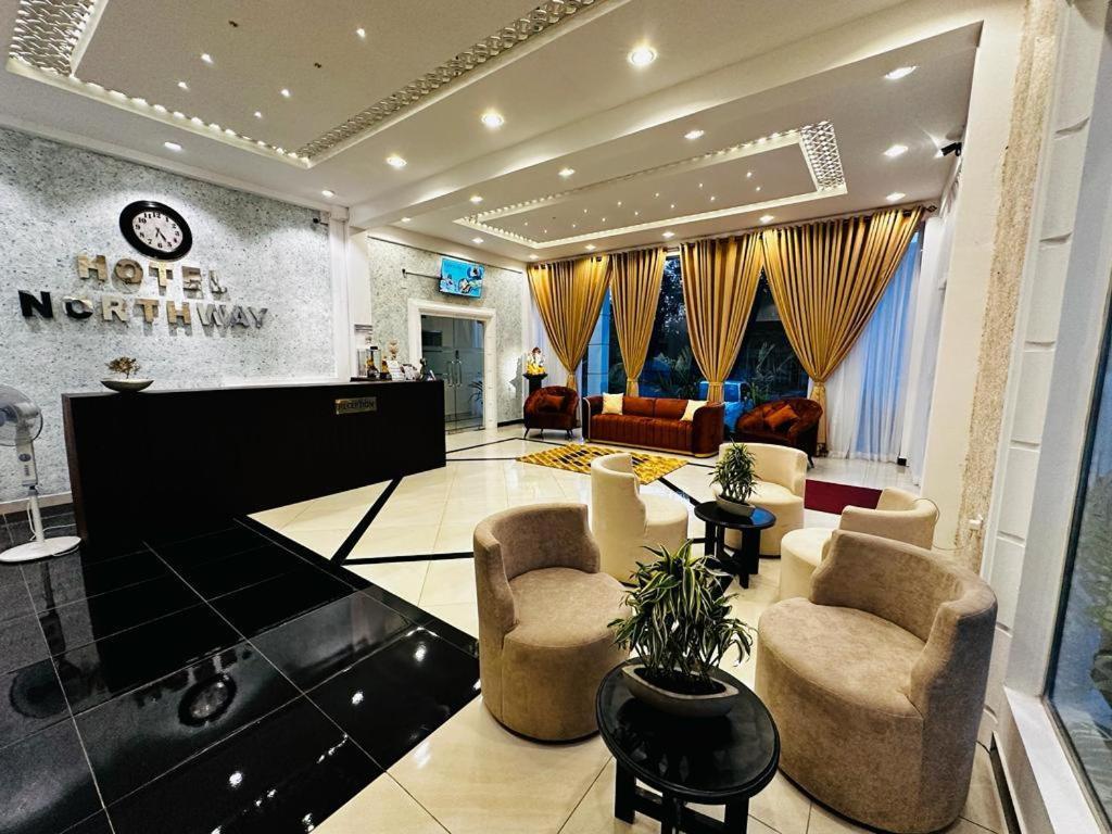 Hotel Northway Vavuniya Bagian luar foto