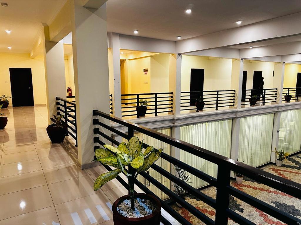 Hotel Northway Vavuniya Bagian luar foto