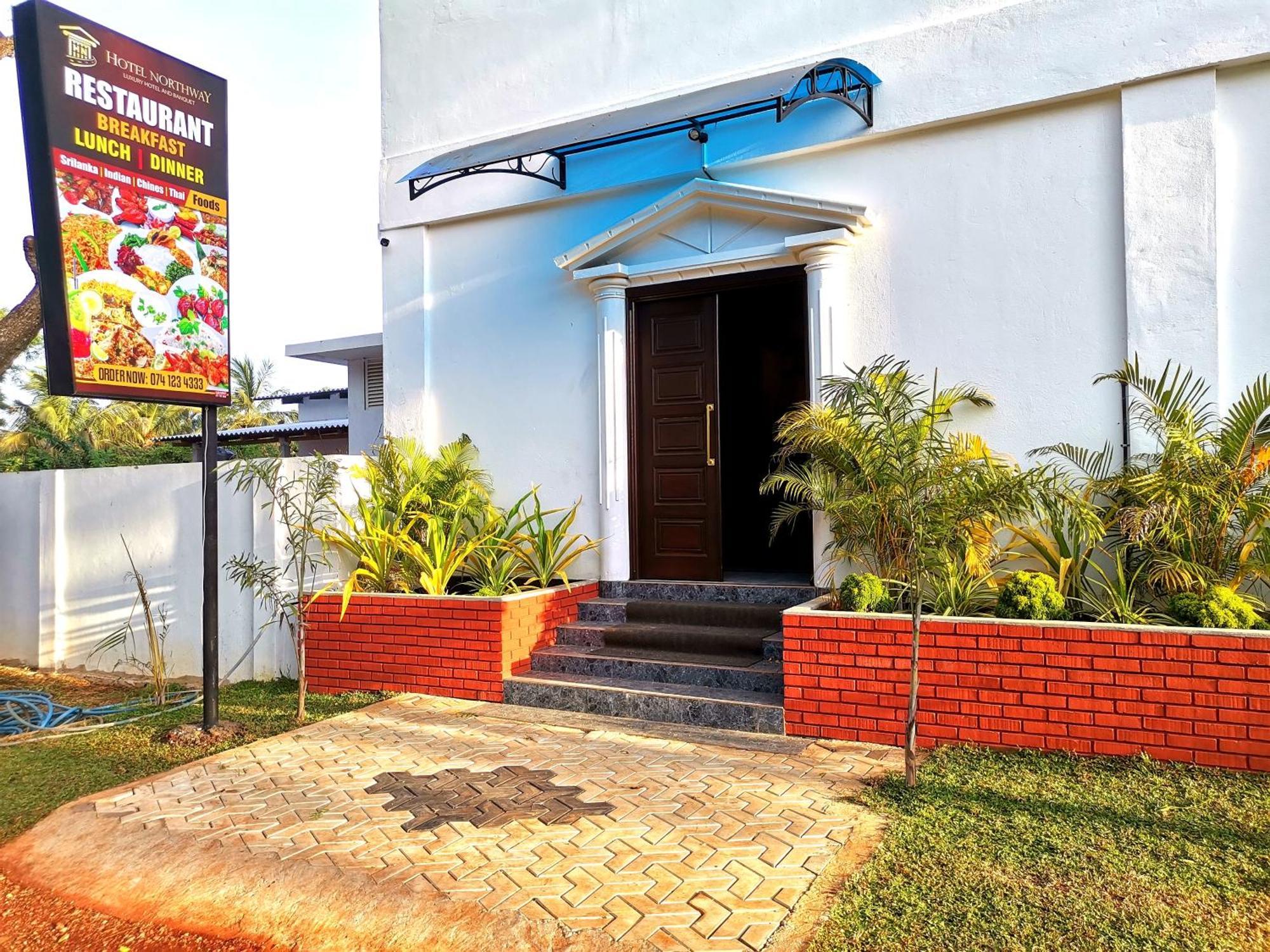 Hotel Northway Vavuniya Bagian luar foto